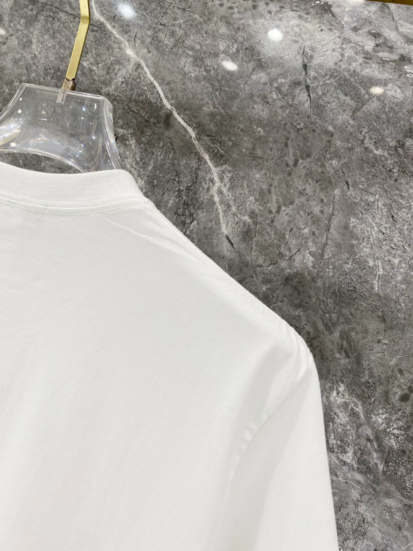 （ ）Classic logo ， Quality Original ， ， ， Premium 。 ！ Sizes: M-3XL : g